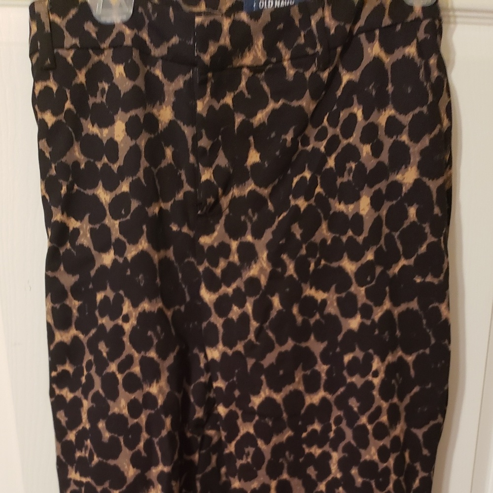 NEW Leopard pixie pants